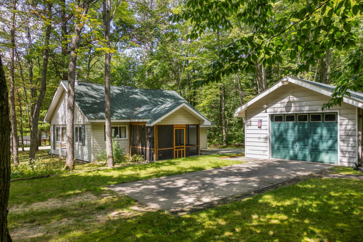 7569 LEELANAU TRL, GAYLORD, MI 49735, photo 1 of 33